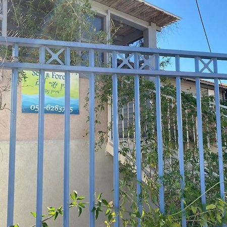 Villa בין יער לים Shelomi Esterno foto