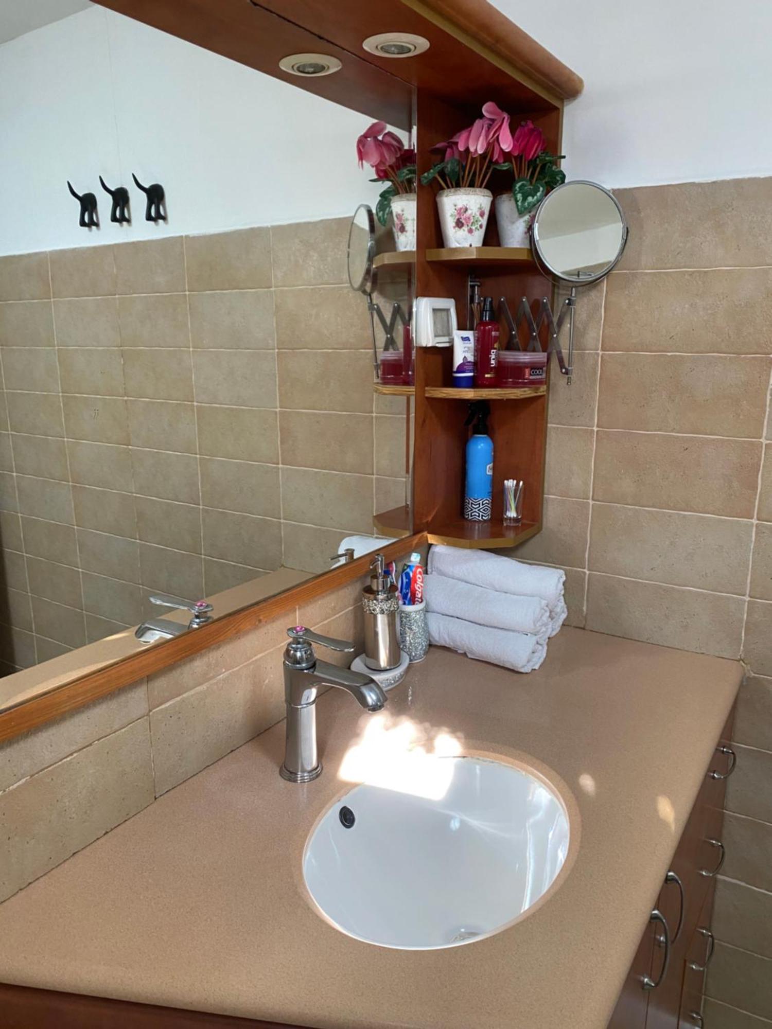 Villa בין יער לים Shelomi Esterno foto