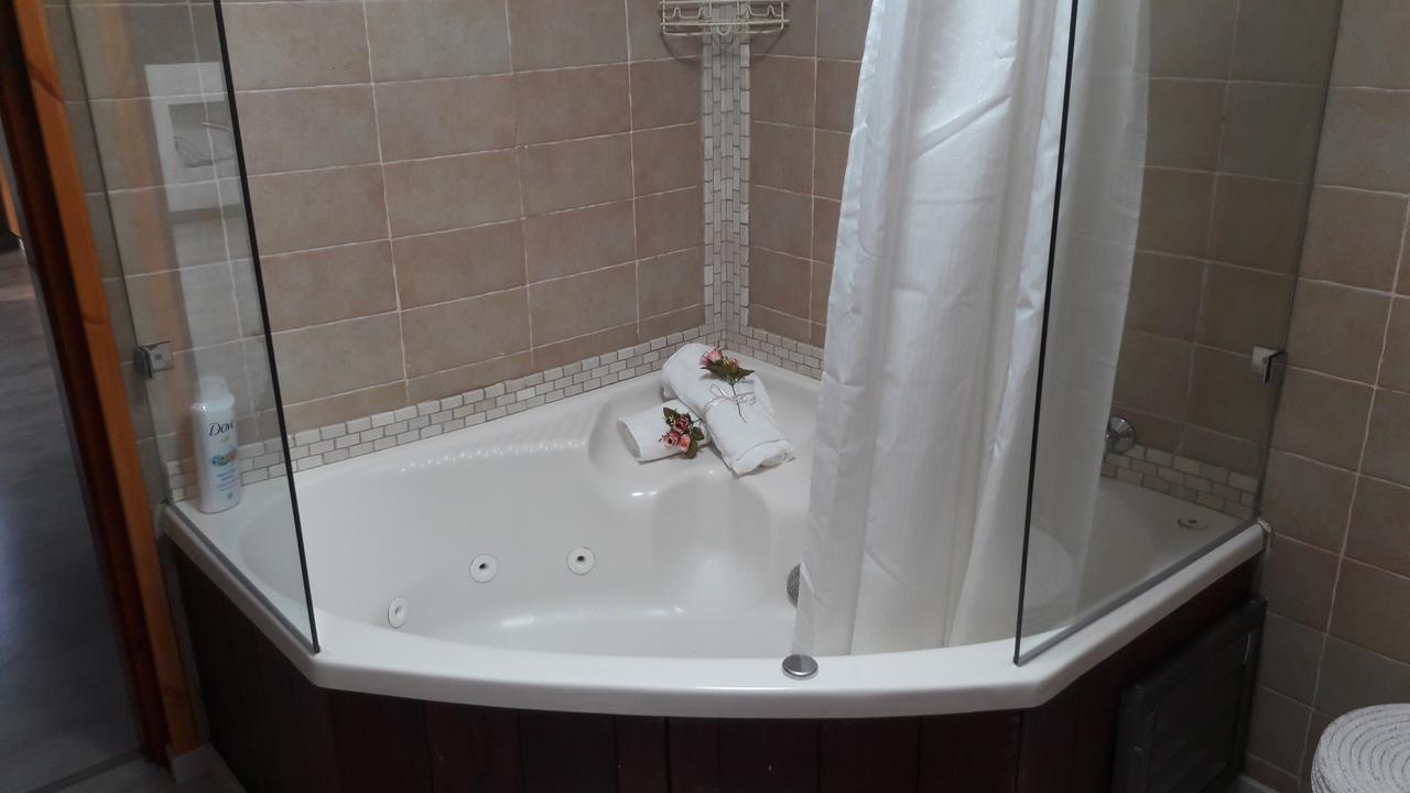 Villa בין יער לים Shelomi Esterno foto